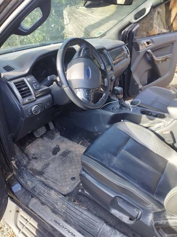 Intérieur véhicule avant nettoyage
